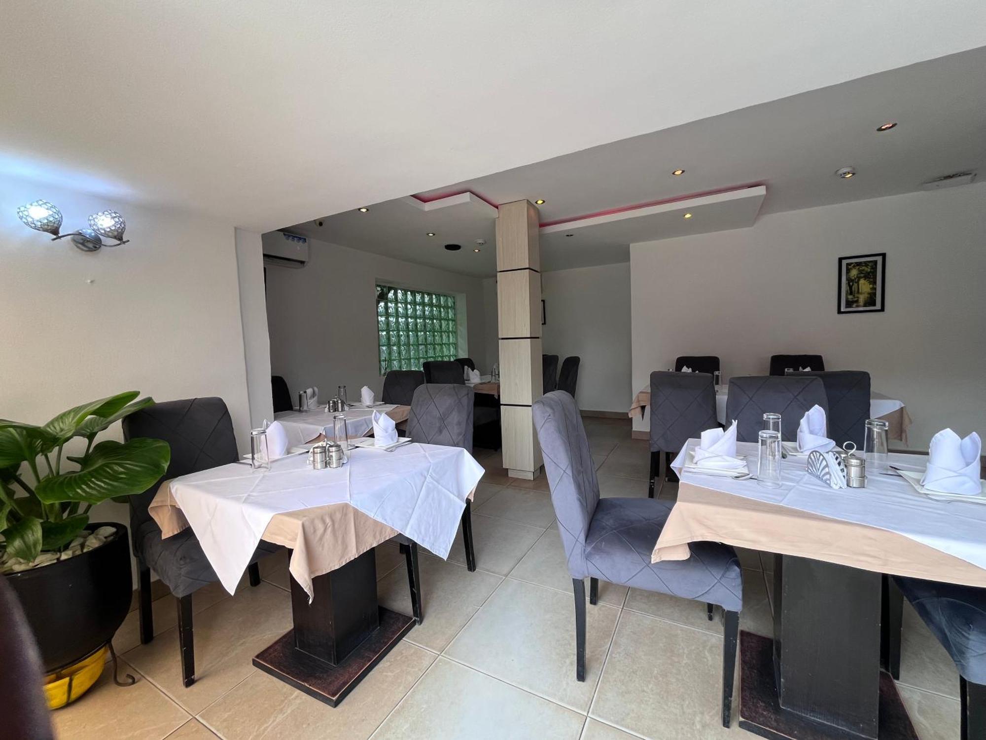 Blackwood Hotels Ikeja Bagian luar foto