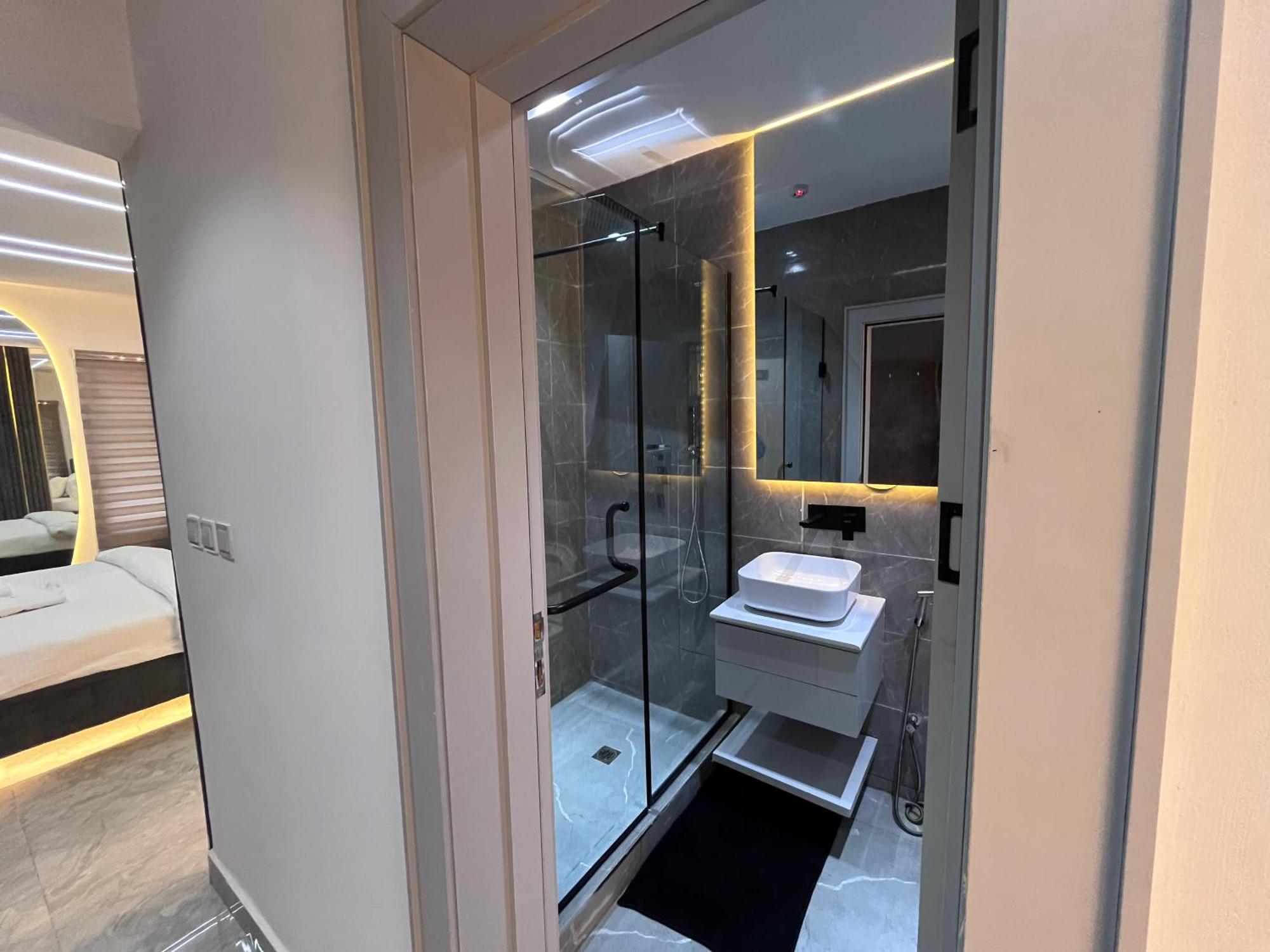 Blackwood Hotels Ikeja Bagian luar foto