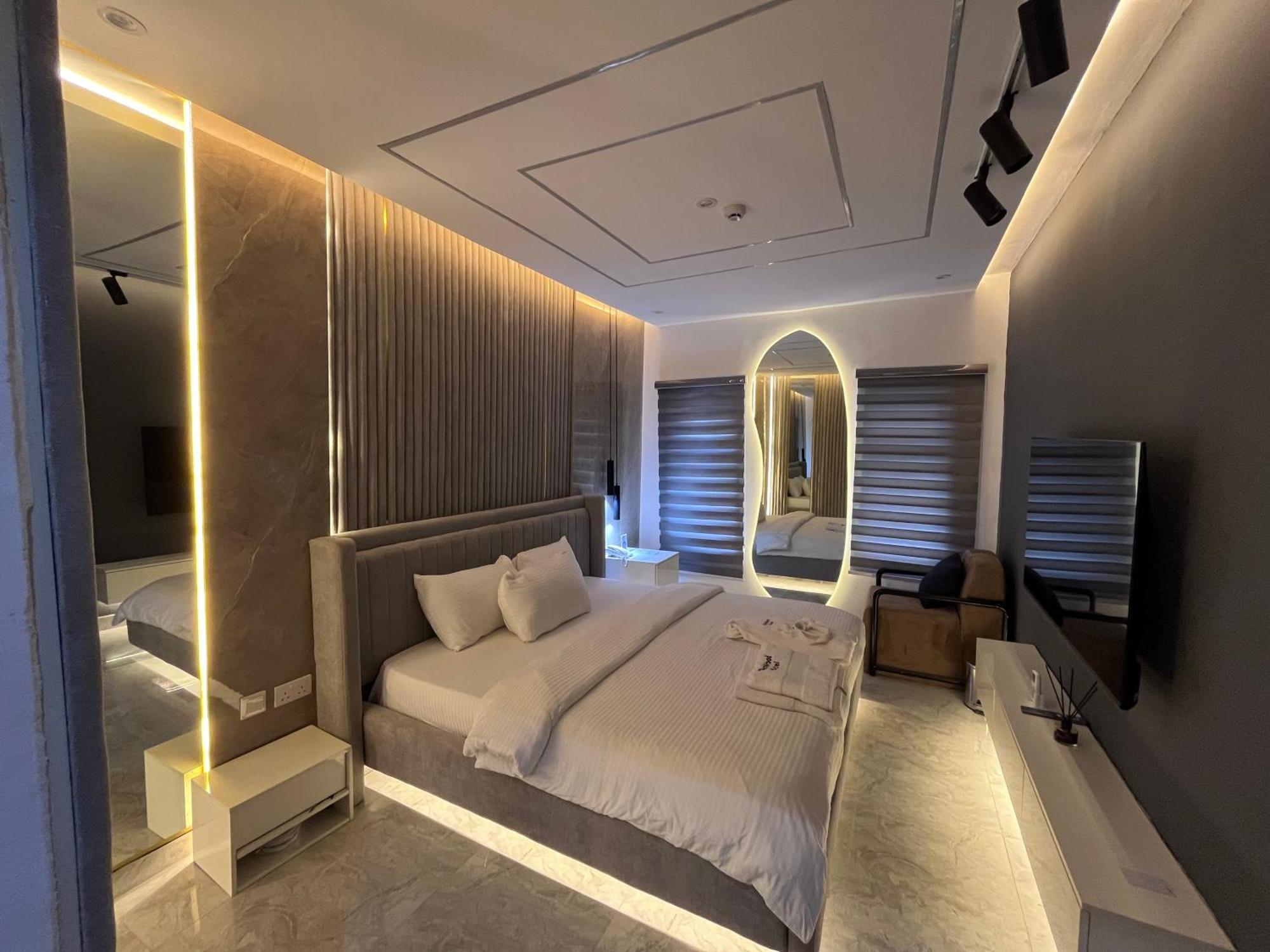 Blackwood Hotels Ikeja Bagian luar foto
