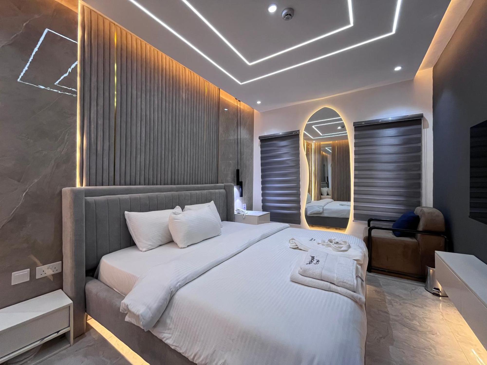 Blackwood Hotels Ikeja Bagian luar foto