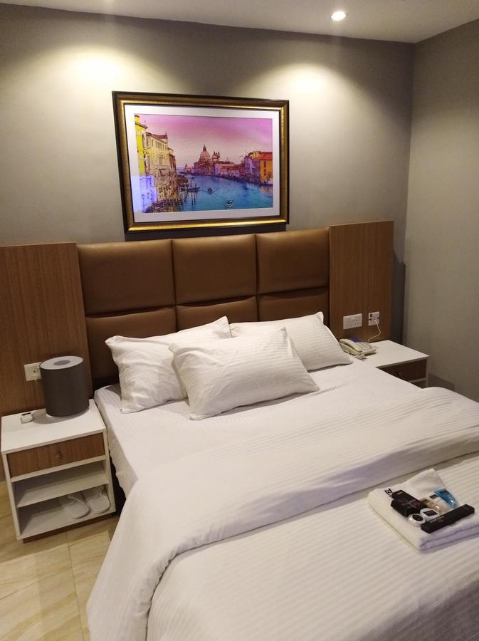 Blackwood Hotels Ikeja Bagian luar foto