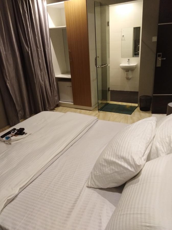 Blackwood Hotels Ikeja Bagian luar foto